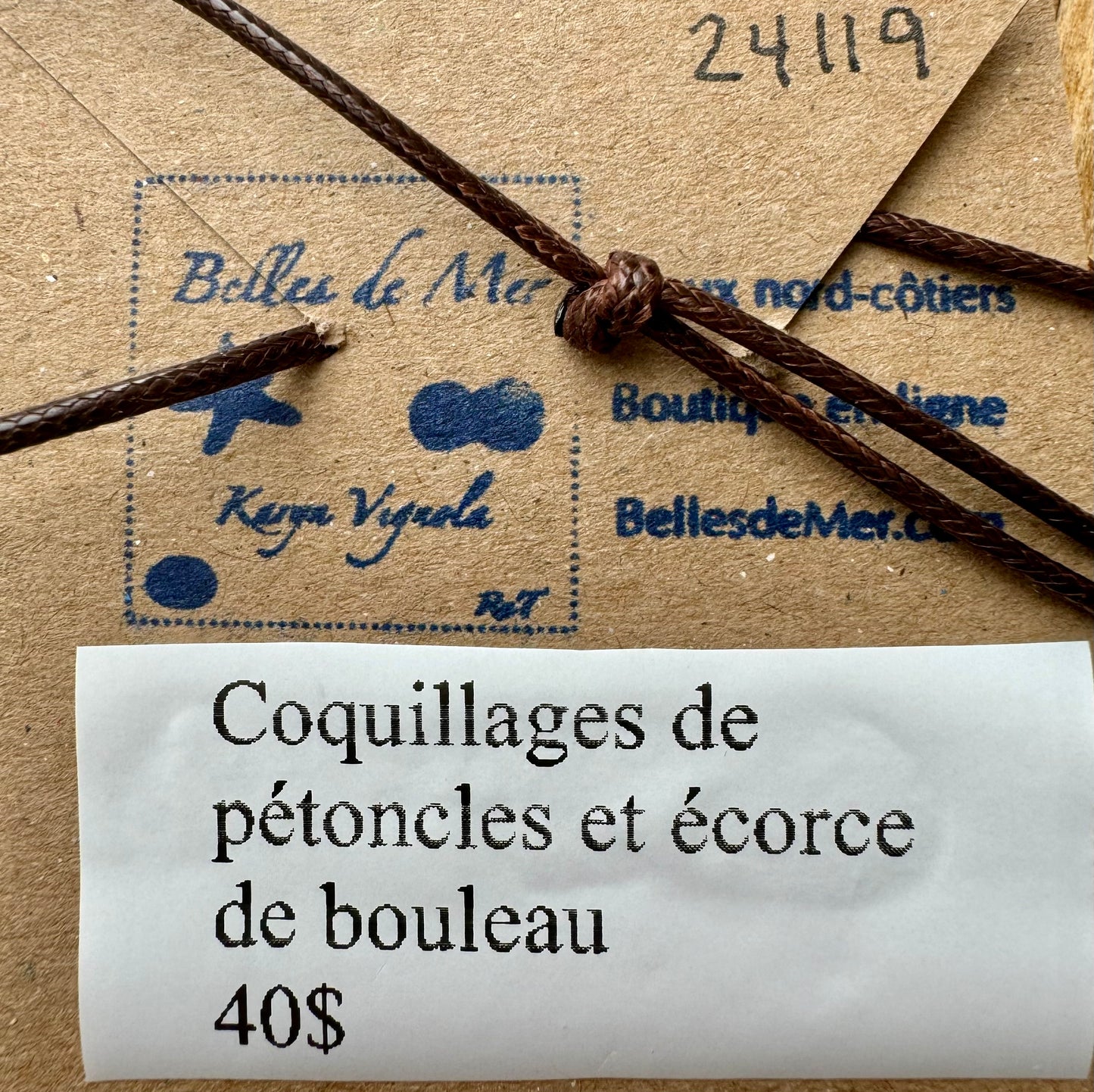 Pendentif coquillages de pétoncles et écorce de bouleau
