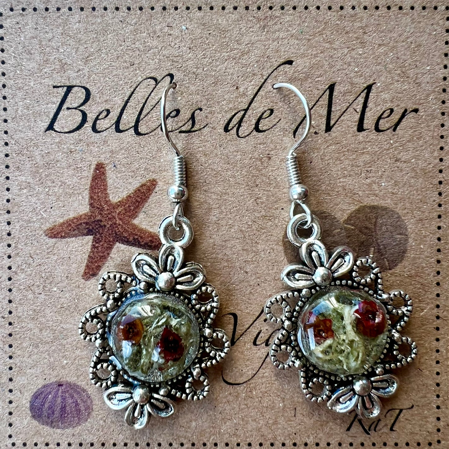 Boucles d’oreilles bourgeons de bleuets et lichen