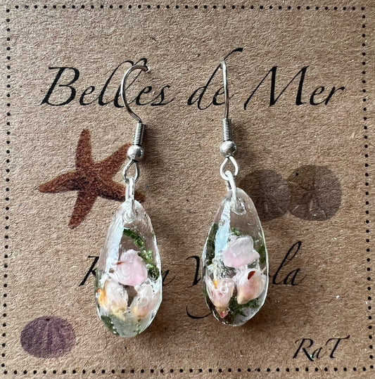 Boucles d’oreilles larmes fleurs de graines rouges