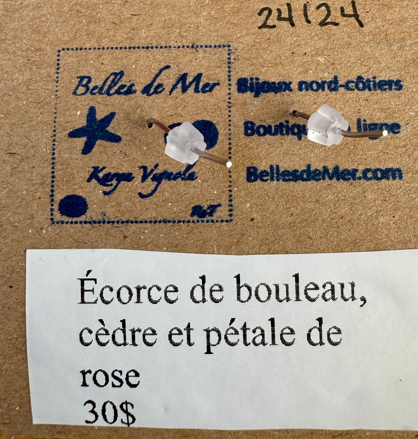 Boucles d'oreilles écorce de bouleau, cèdre et pétale de rose