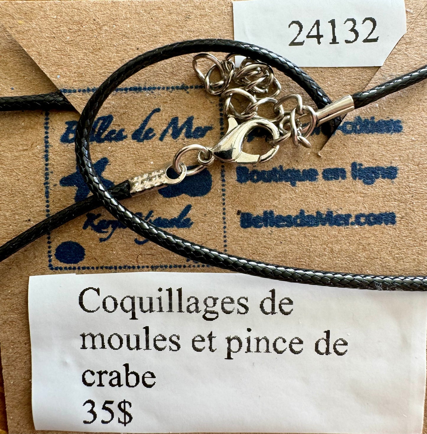 Pendentif coquillages de moules et pince de crabe