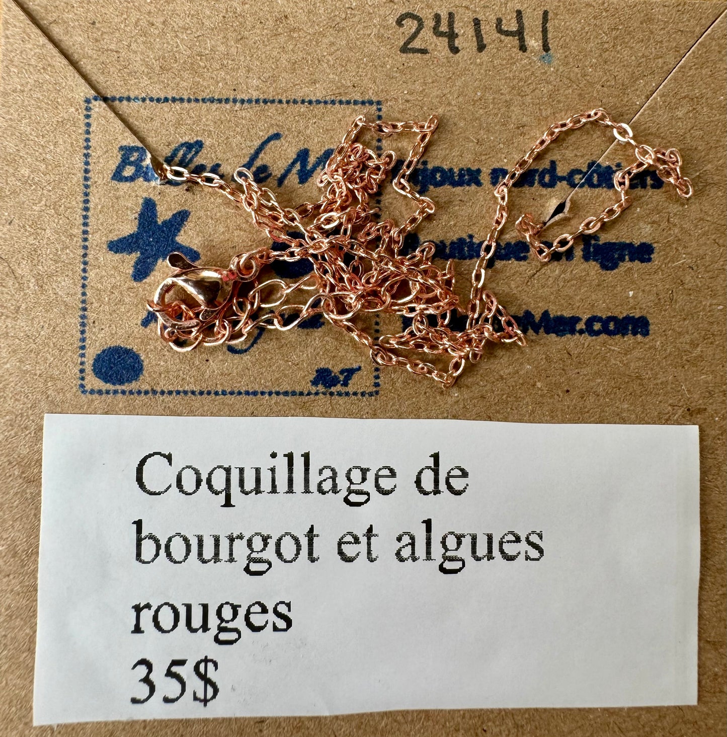 Pendentif coquillage de bourgot et algues rouges