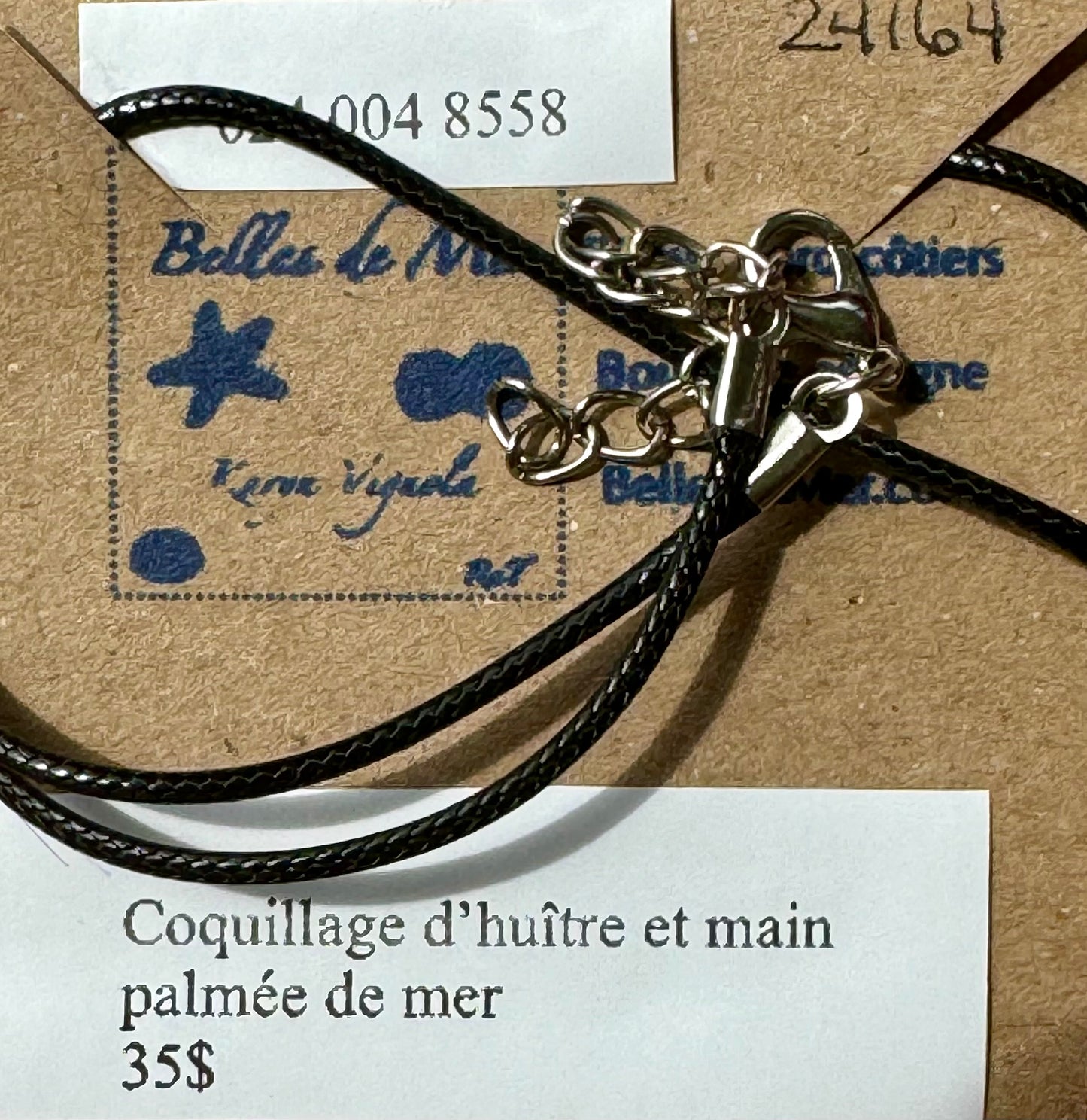 Pendentif coquillage d'huître et main palmée de mer